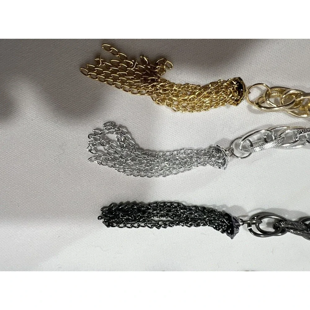 The Unbranded Brand triple chain